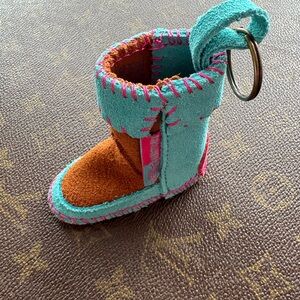 New Minnetonka Stranger Things Holly Wheeler Boot Keychain Rare Sold Out Unique